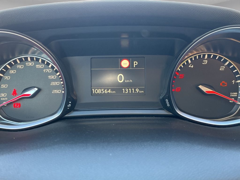 PEUGEOT 308 1.5HDi 130CV EAT6 AUTOMATICO - 12