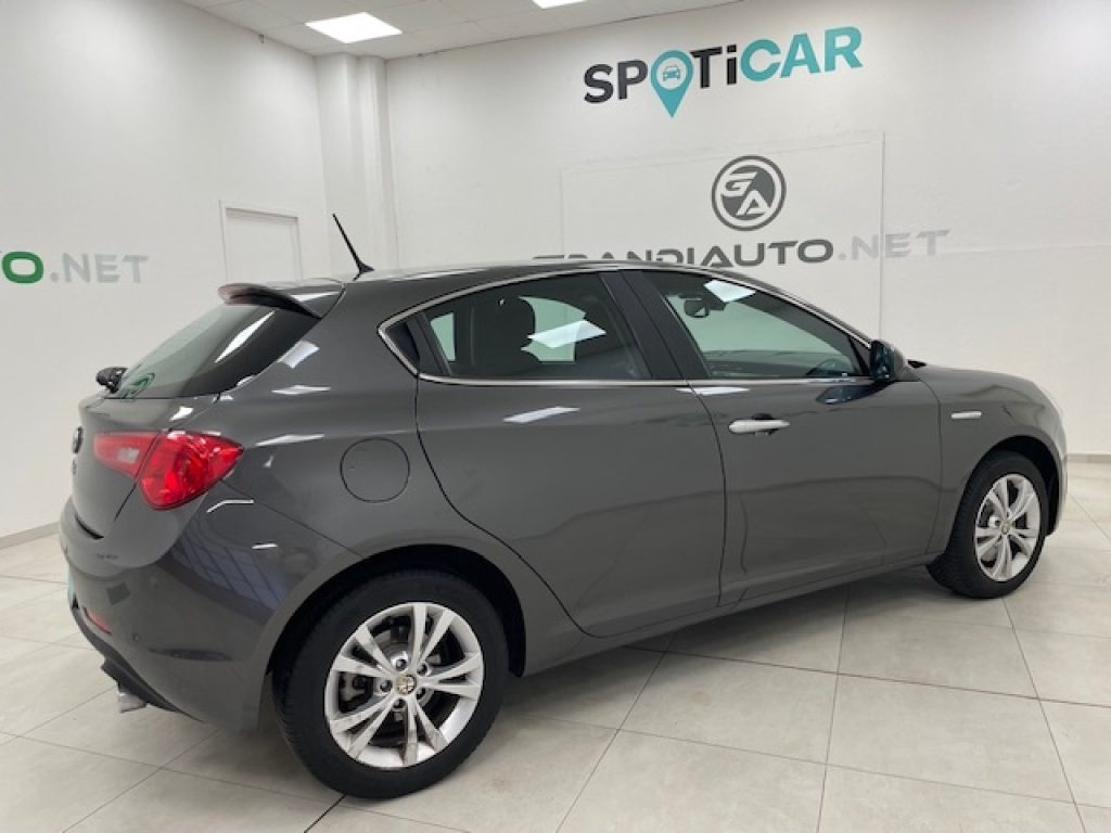 ALFA ROMEO Giulietta III 2010 -  2.0 jtdm(2) Distinctive 170cv - 4