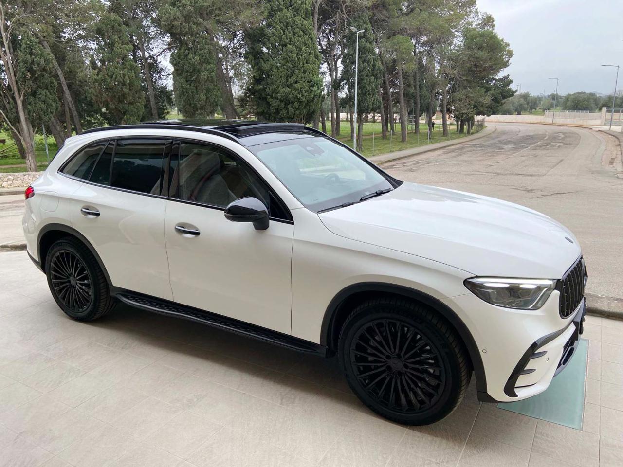 MERCEDES-BENZ GLC 300 d 4Matic Mild Hybrid AMG Line Premium Plus TETTO. - 3