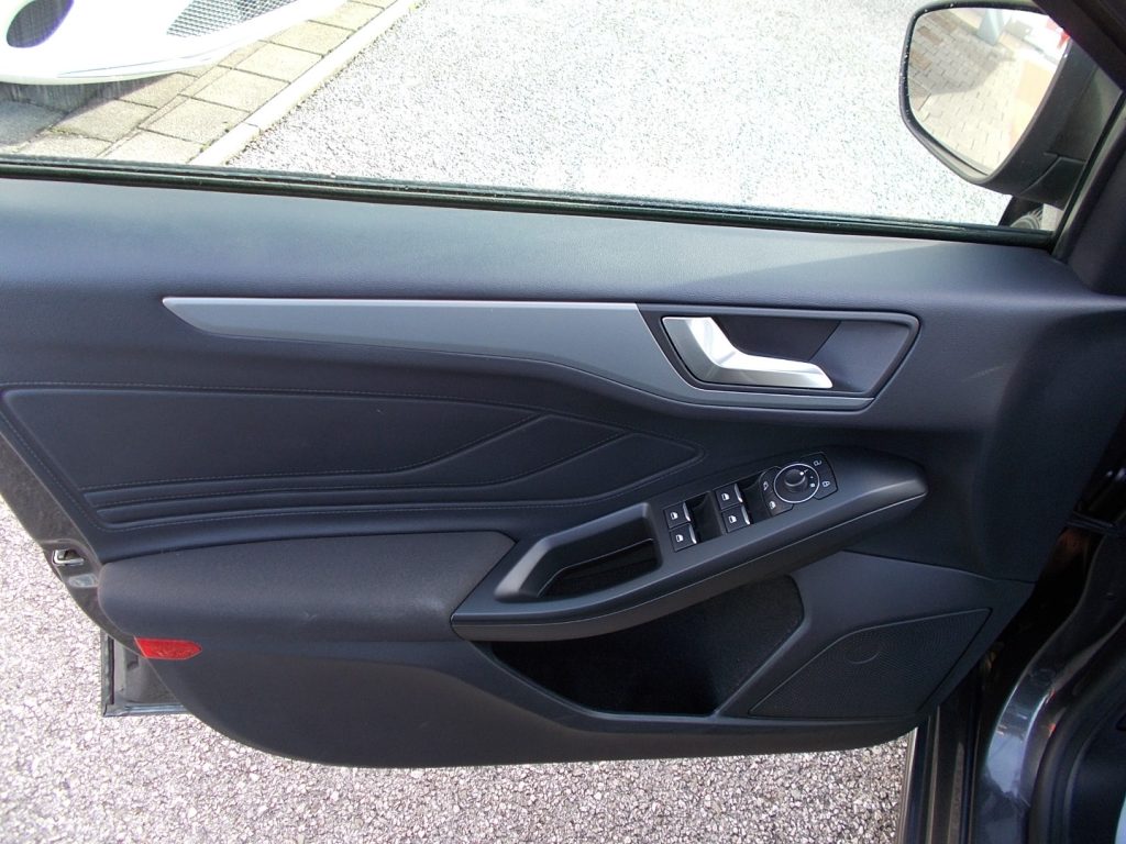 FORD Focus 1.0 EcoBoost Hybrid 125 CV SW ST-Line Style - 15