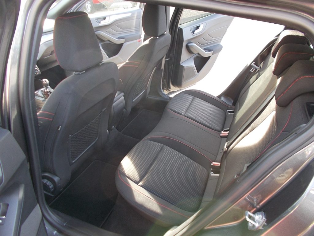 FORD Focus 1.0 EcoBoost Hybrid 125 CV SW ST-Line Style - 10