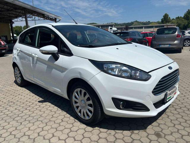 FORD Fiesta Bianco pastello