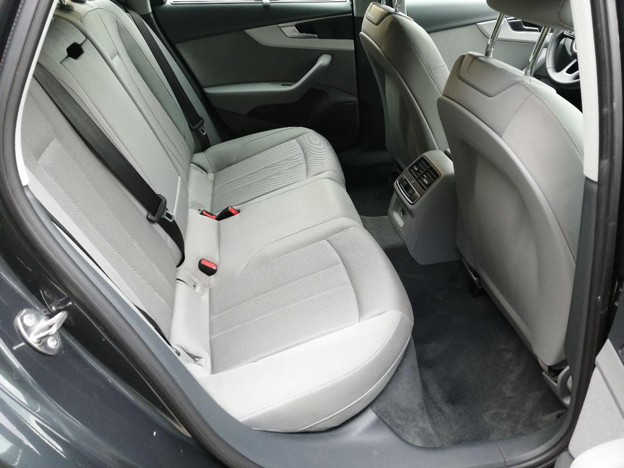 AUDI A4 Avant 35 TDI/163 CV S tronic Business Advanced - 10