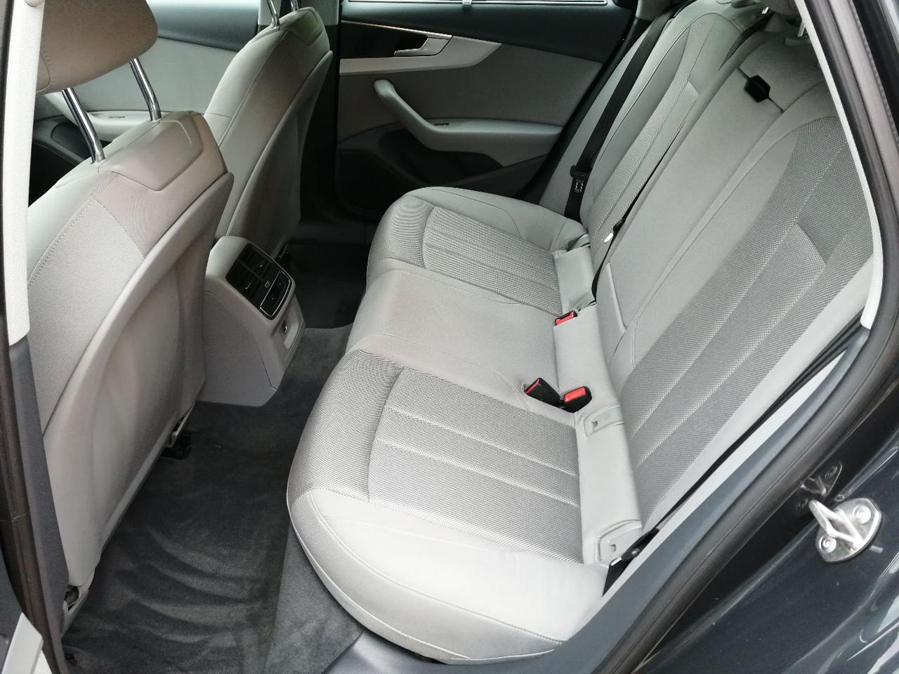 AUDI A4 Avant 35 TDI/163 CV S tronic Business Advanced - 8