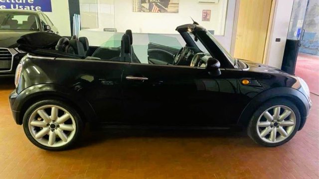 MINI Cabrio Nero pastello