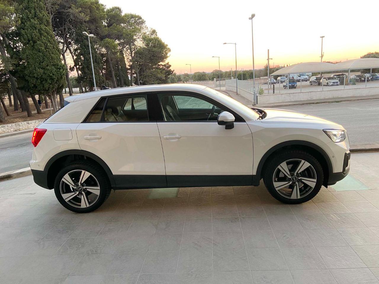 AUDI Q2 35 2.0 TDI quattro S tronic Admired VIRTUAL - 4