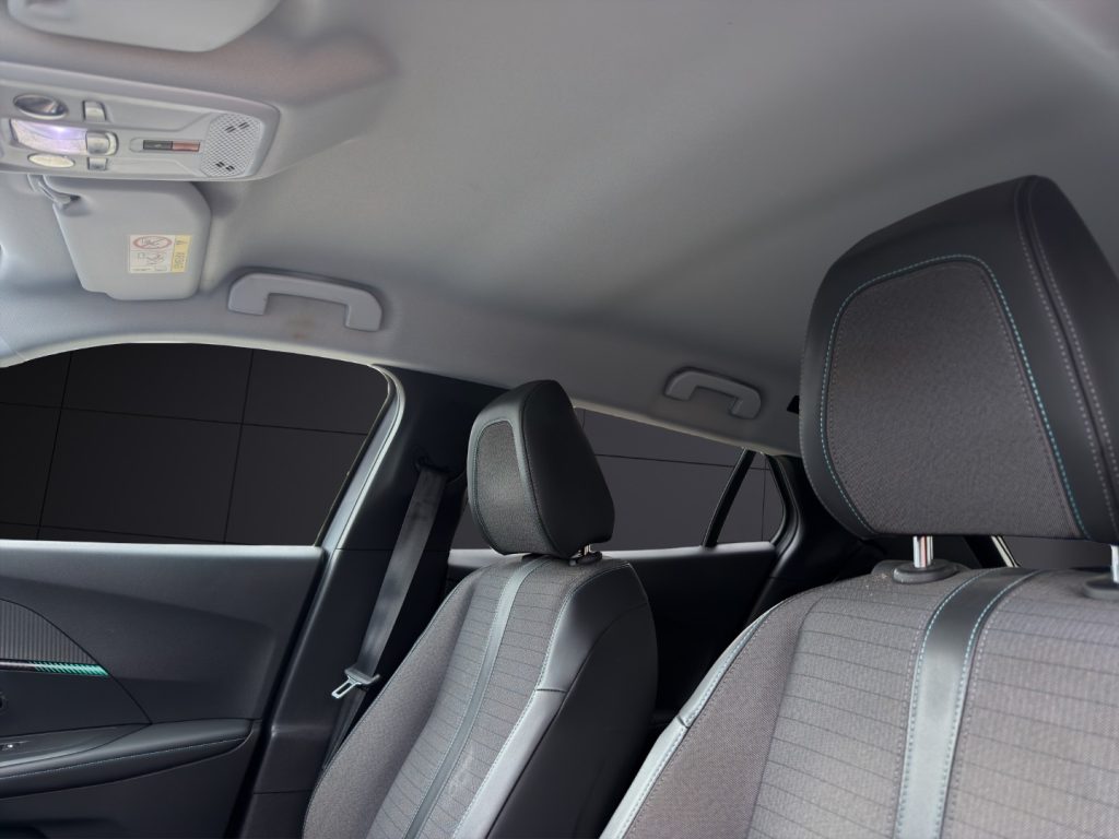 PEUGEOT 2008 motore elettrico 136 CV Allure Pack - 18