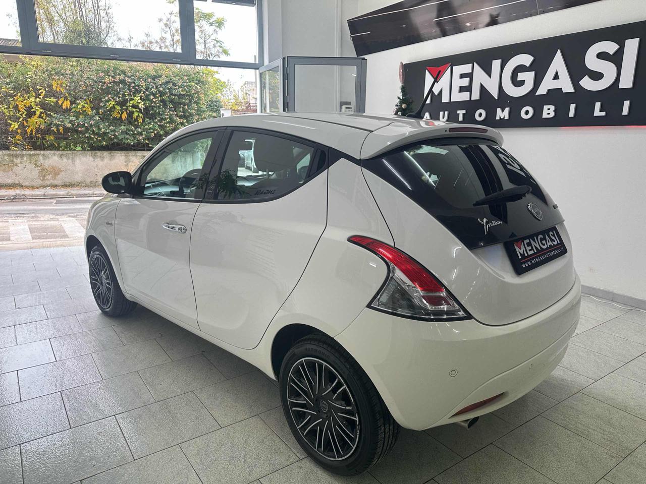 LANCIA Ypsilon 1.0 FireFly Hybrid Ecochic Gold - 6