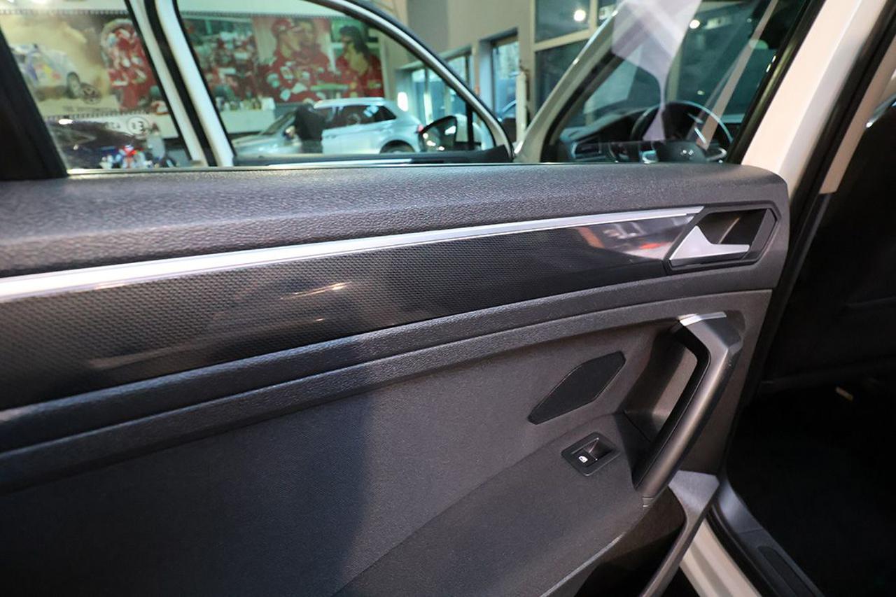 VOLKSWAGEN Tiguan 2.0 TDI SCR Life - 31