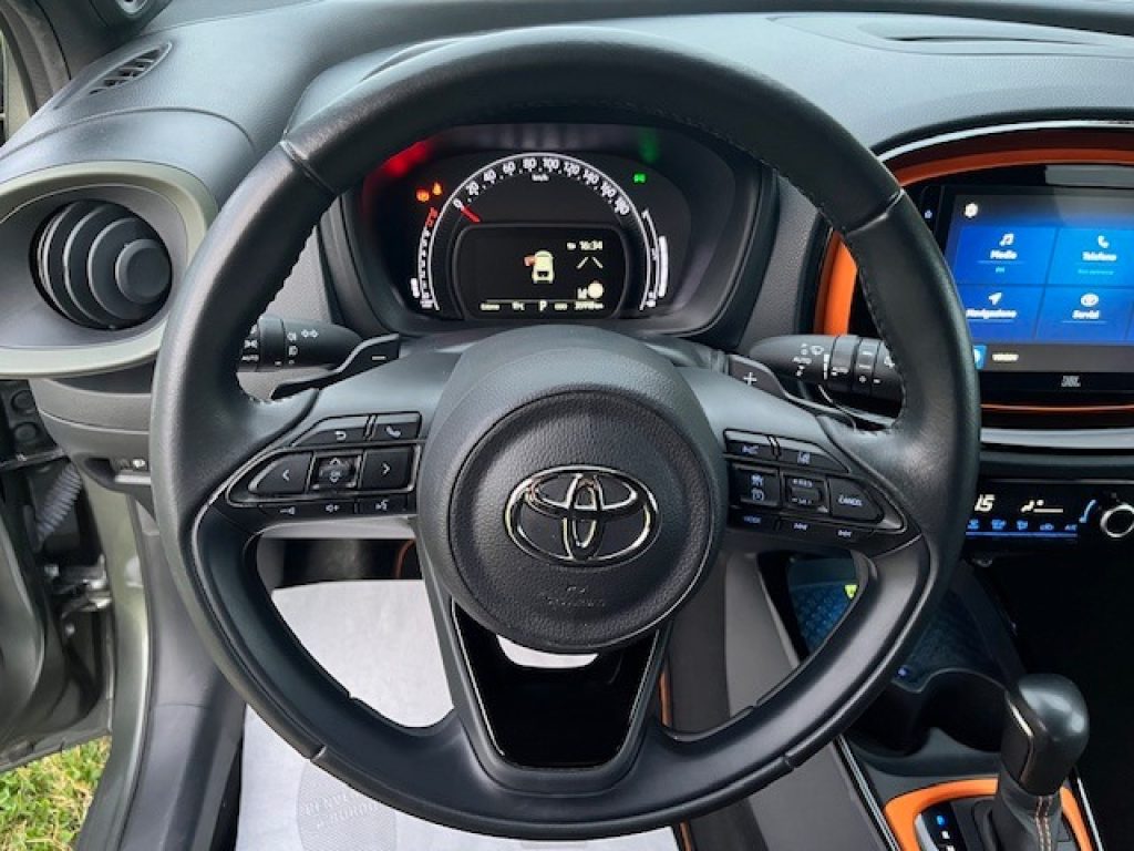 TOYOTA Aygo X 1.0 VVT-i 72 CV 5 porte Limited S-CVT - 16