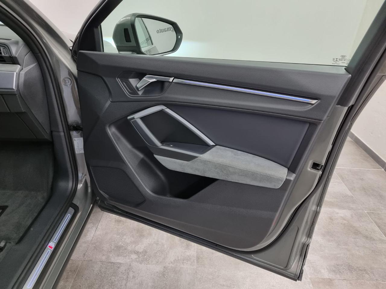 AUDI Q3 SPB 45 TFSI quattro S tronic S line edition - 23