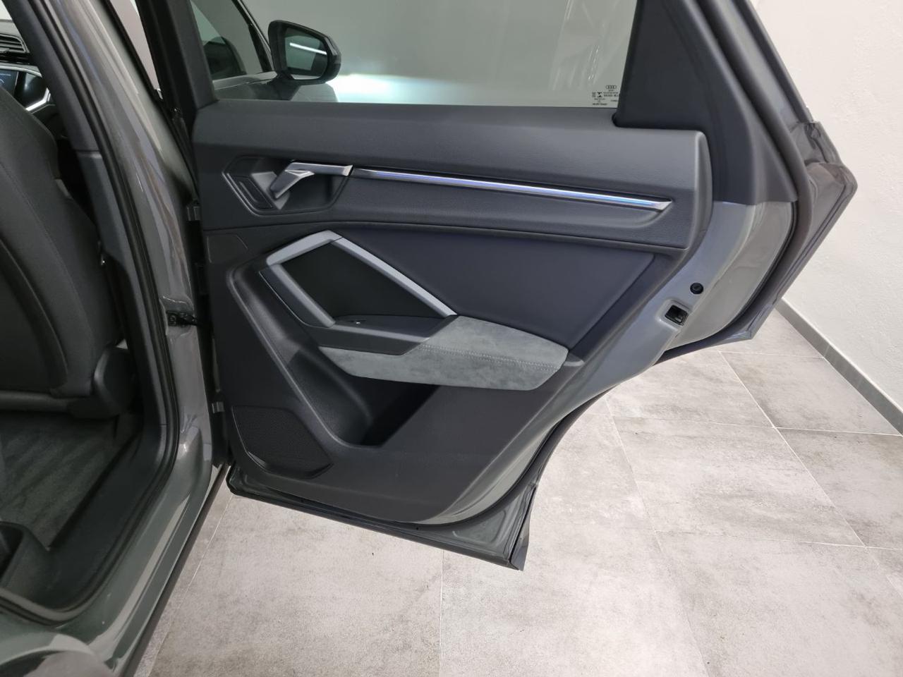 AUDI Q3 SPB 45 TFSI quattro S tronic S line edition - 19