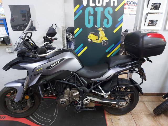 QJ MOTOR SRT 700 Grigio pastello