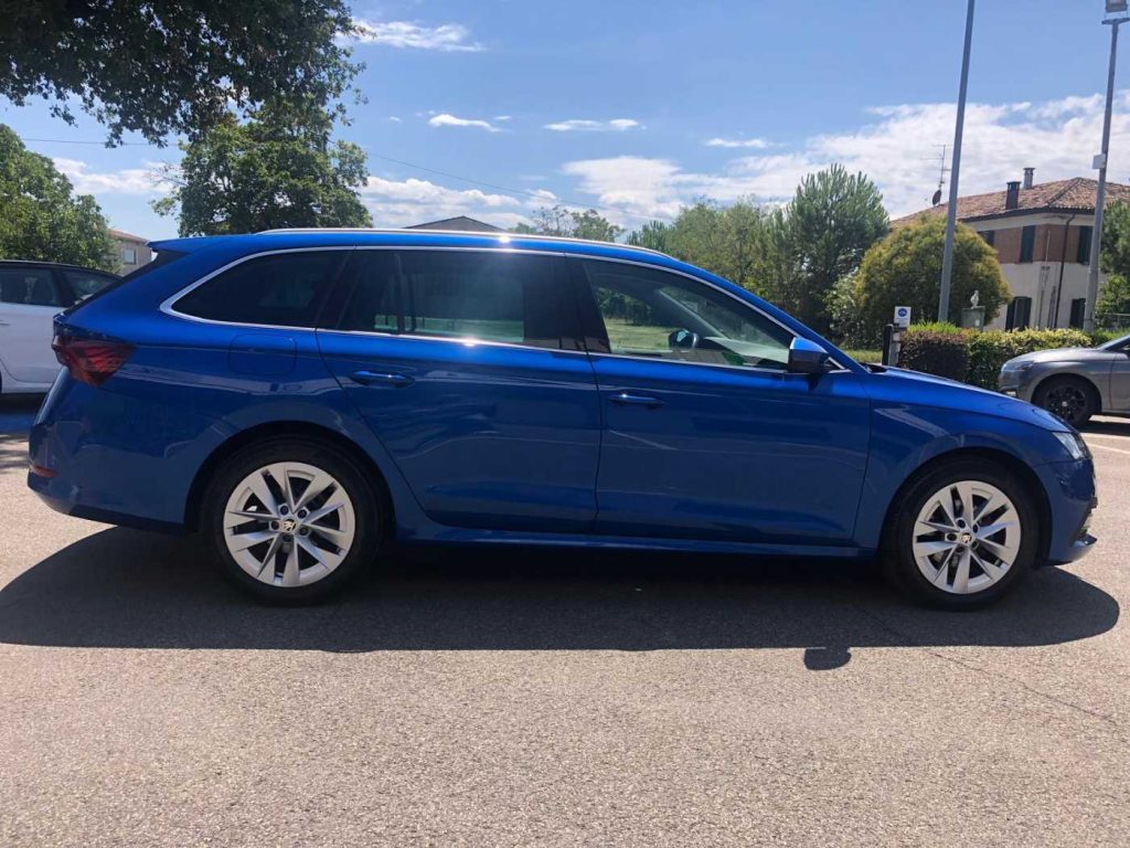 SKODA Octavia 1.5 G-TEC DSG Wagon Executive - 4