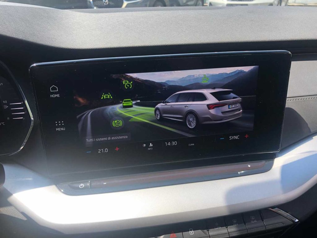 SKODA Octavia 1.5 G-TEC DSG Wagon Executive - 11