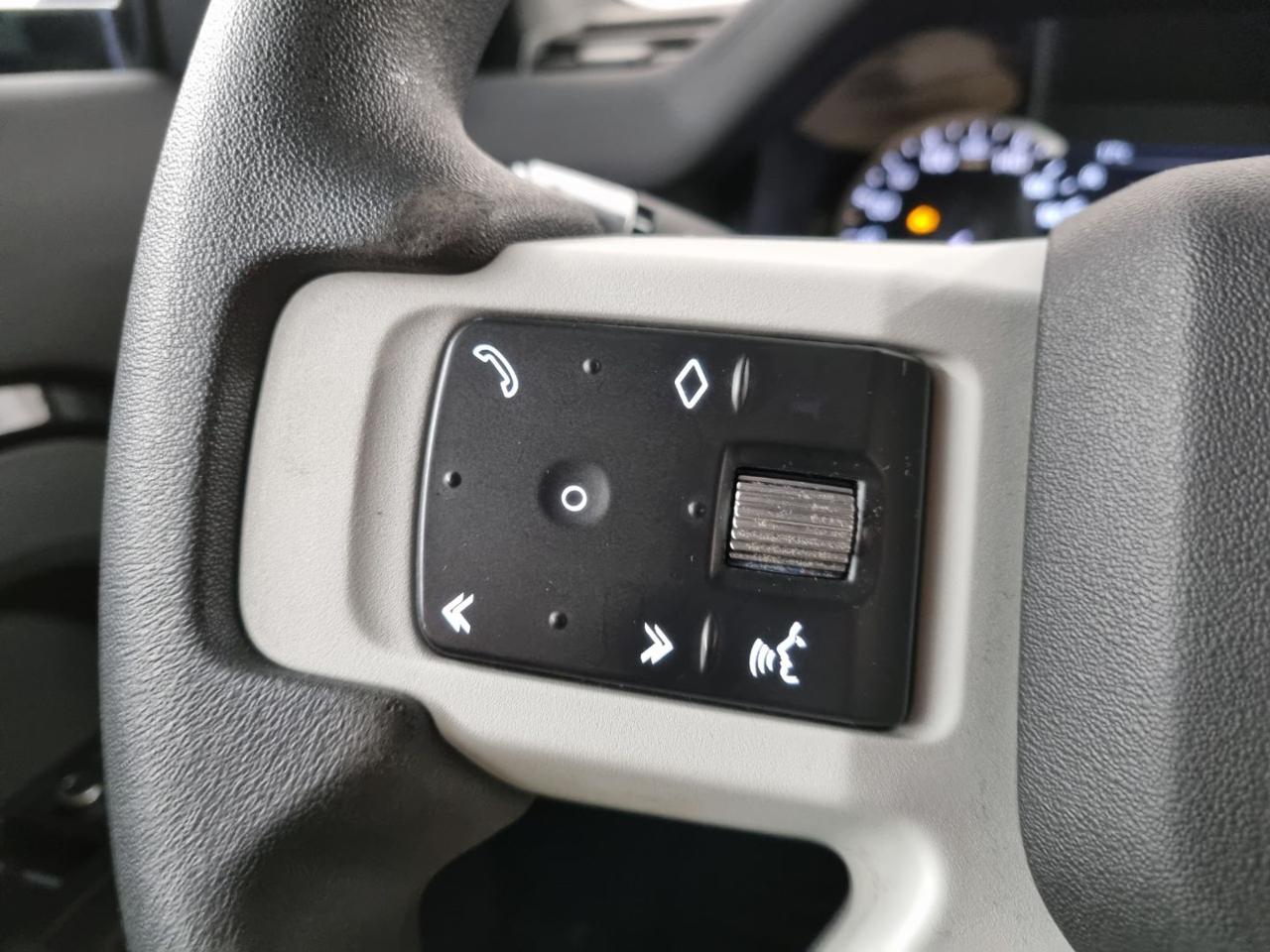 LAND ROVER Defender 110 2.0 SD4 AWD Auto S - 17