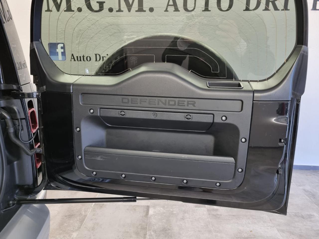 LAND ROVER Defender 110 2.0 SD4 AWD Auto S - 21