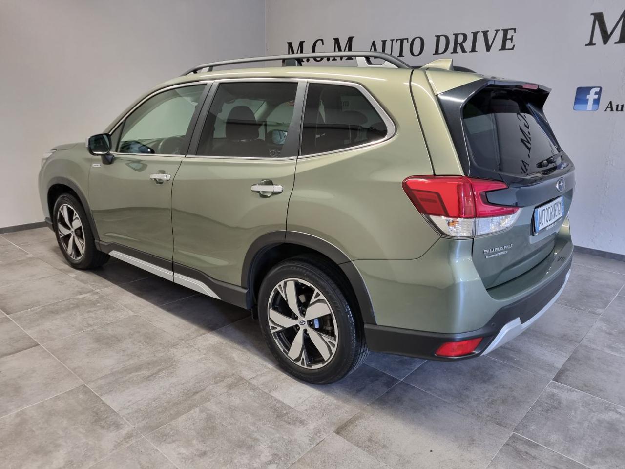 SUBARU Forester 2.0 e-Boxer MHEV CVT Lineartronic Style - 22