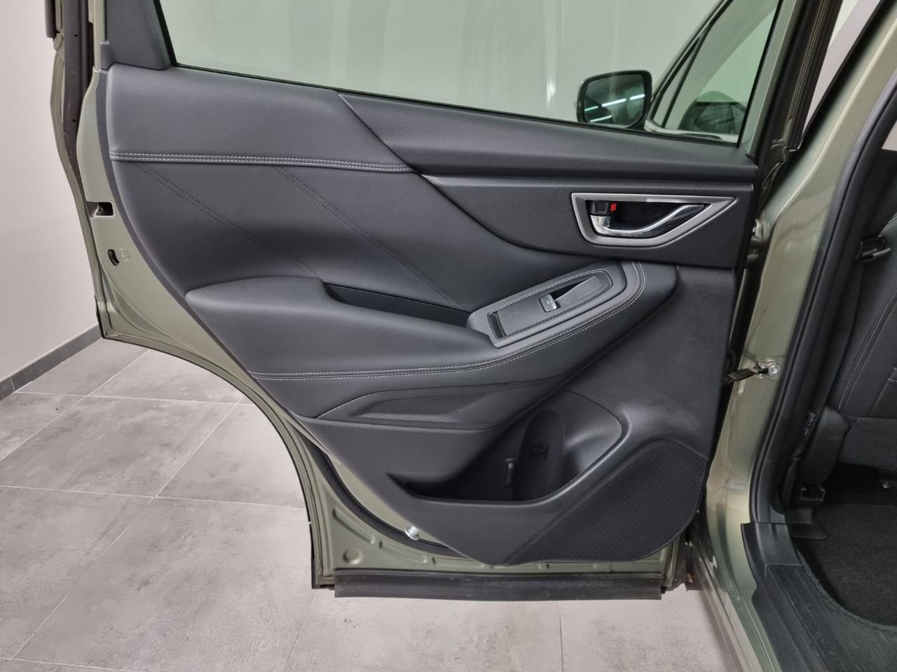 SUBARU Forester 2.0 e-Boxer MHEV CVT Lineartronic Style - 30