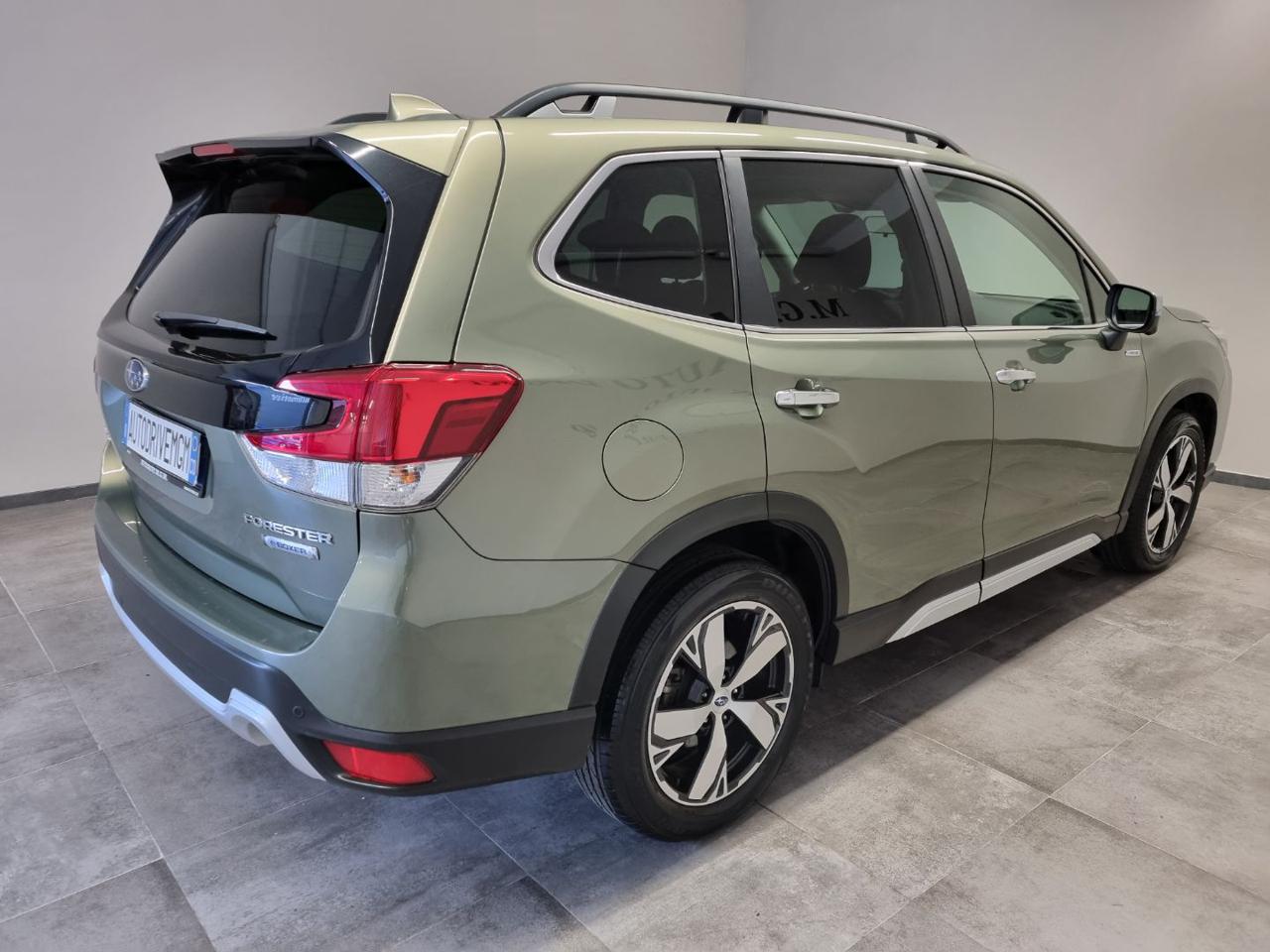 SUBARU Forester 2.0 e-Boxer MHEV CVT Lineartronic Style - 23
