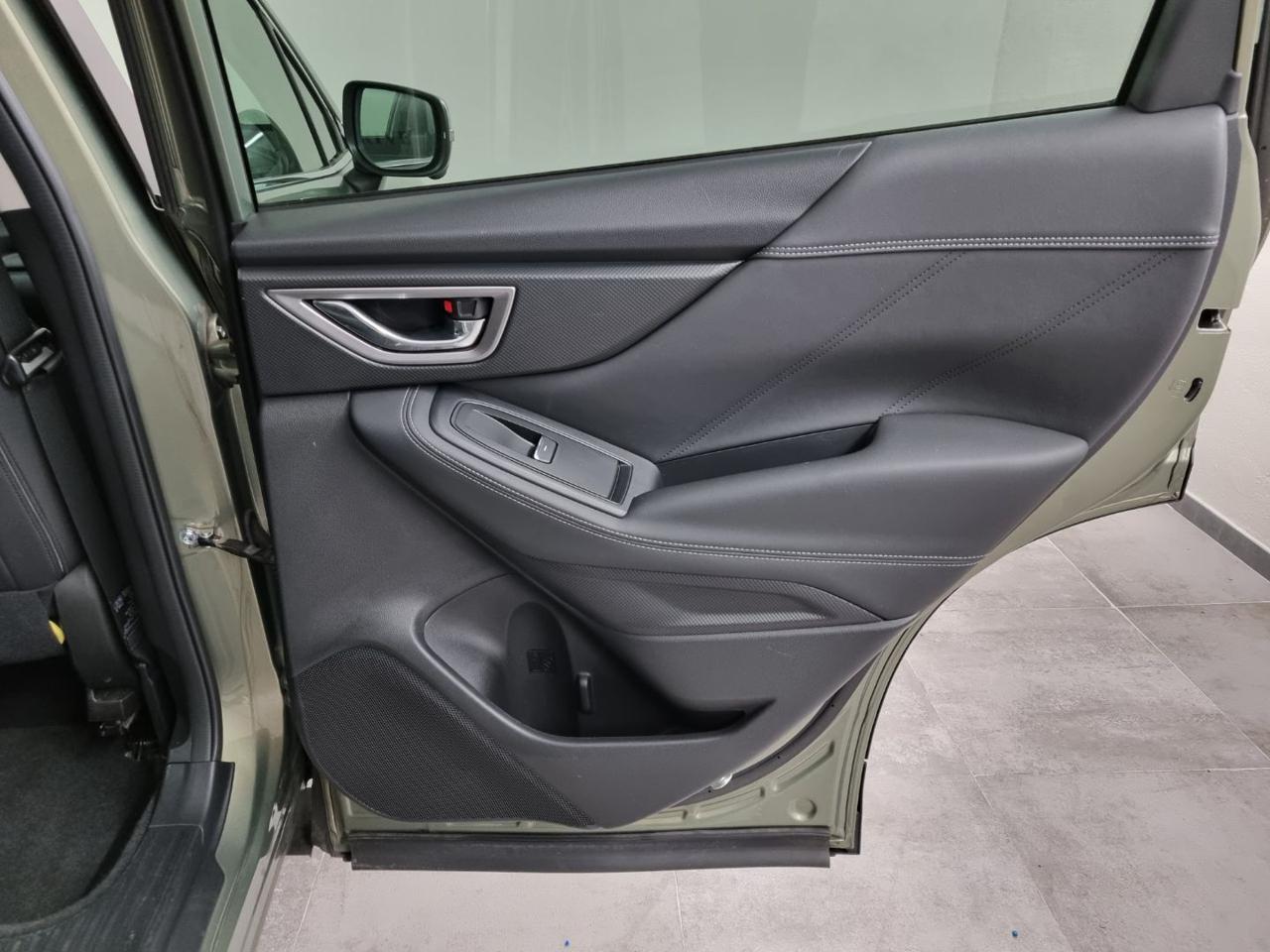 SUBARU Forester 2.0 e-Boxer MHEV CVT Lineartronic Style - 33