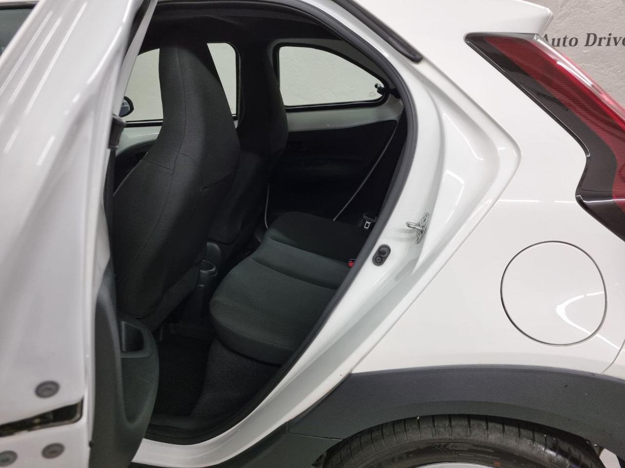 TOYOTA Aygo X 1.0 VVT-i 72 CV 5 porte Active S-CVT - 10