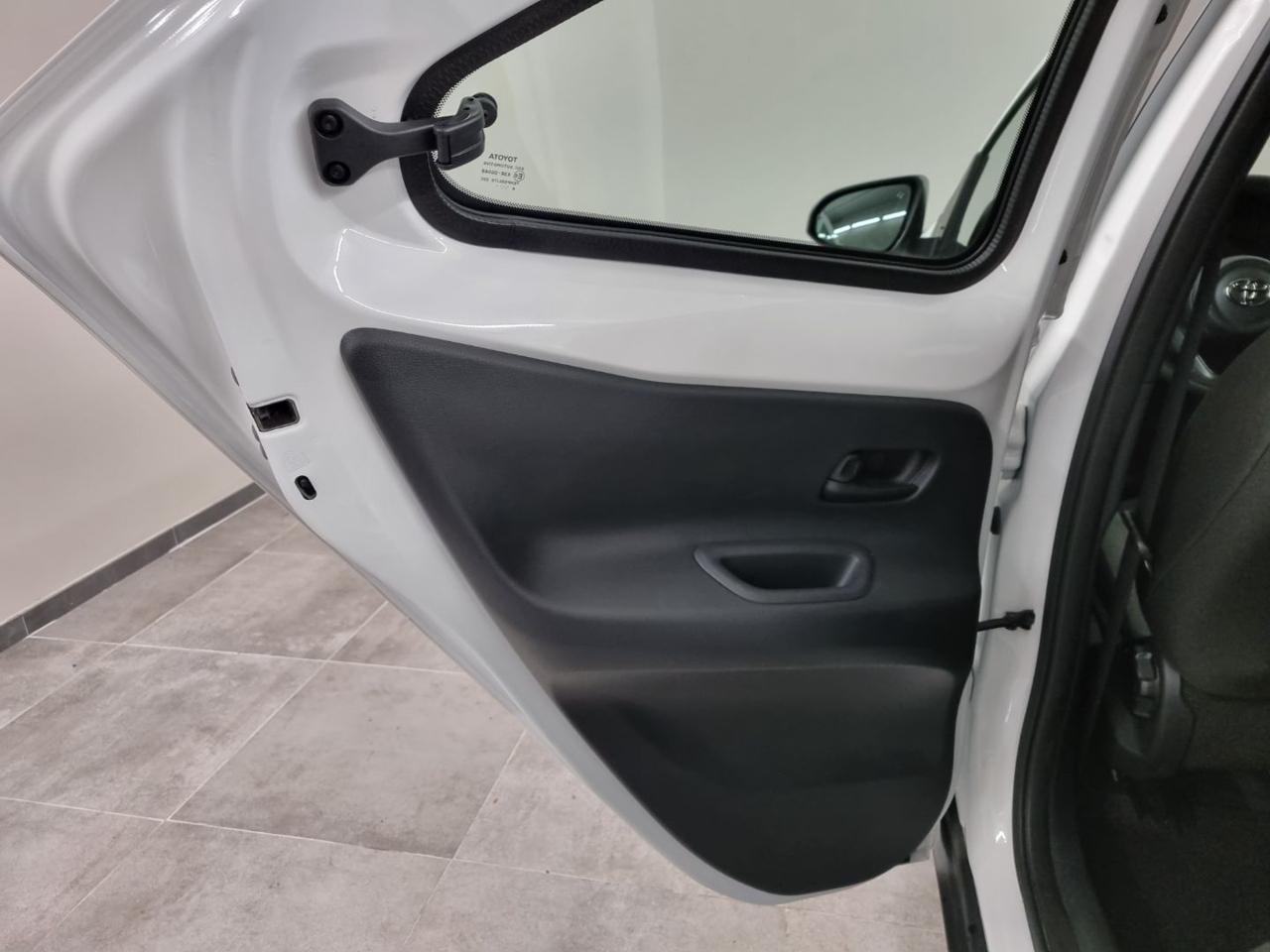 TOYOTA Aygo X 1.0 VVT-i 72 CV 5 porte Active S-CVT - 23