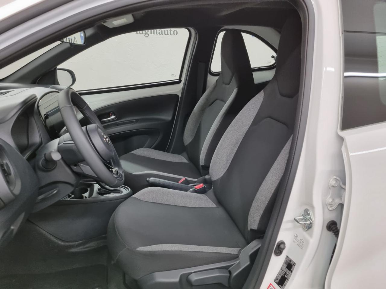 TOYOTA Aygo X 1.0 VVT-i 72 CV 5 porte Active S-CVT - 22