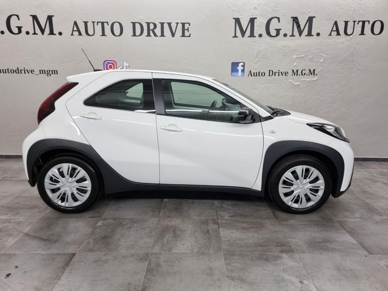 TOYOTA Aygo X 1.0 VVT-i 72 CV 5 porte Active S-CVT - 4