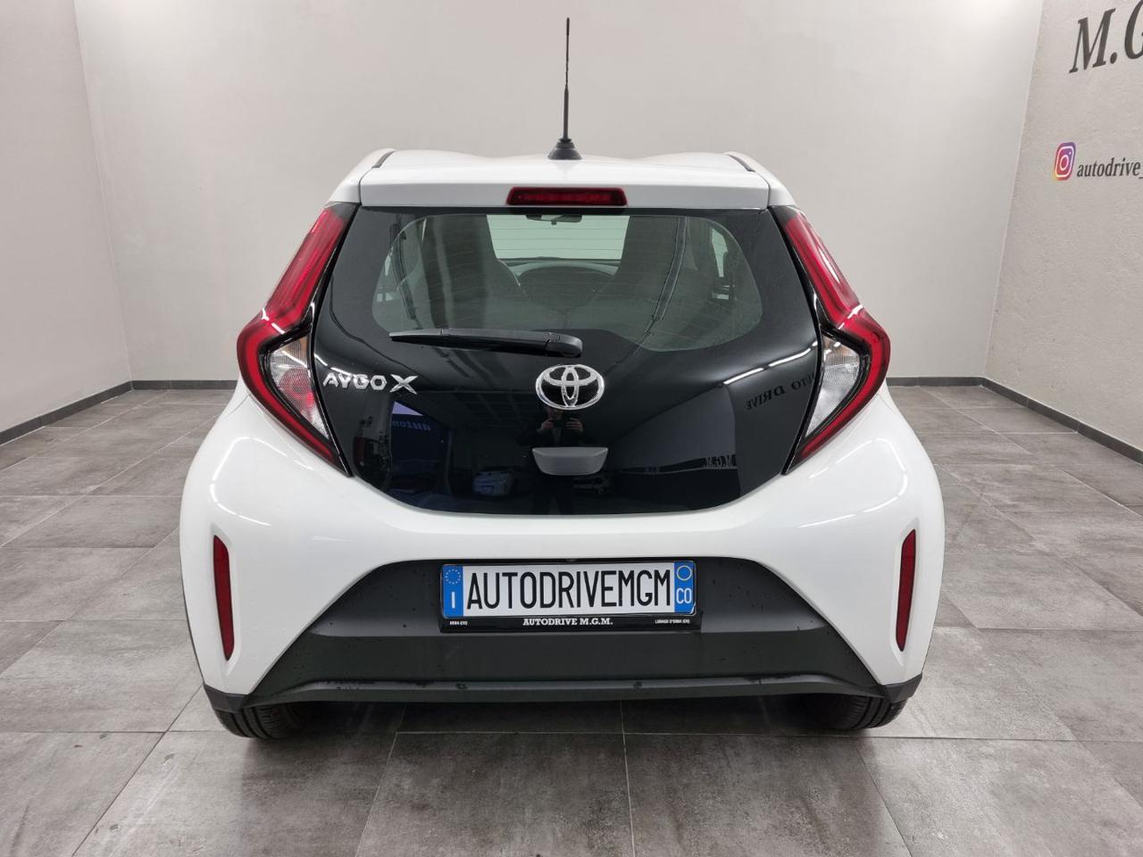TOYOTA Aygo X 1.0 VVT-i 72 CV 5 porte Active S-CVT - 3