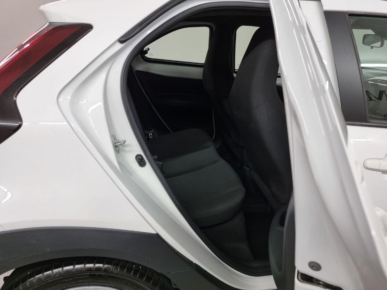 TOYOTA Aygo X 1.0 VVT-i 72 CV 5 porte Active S-CVT - 26