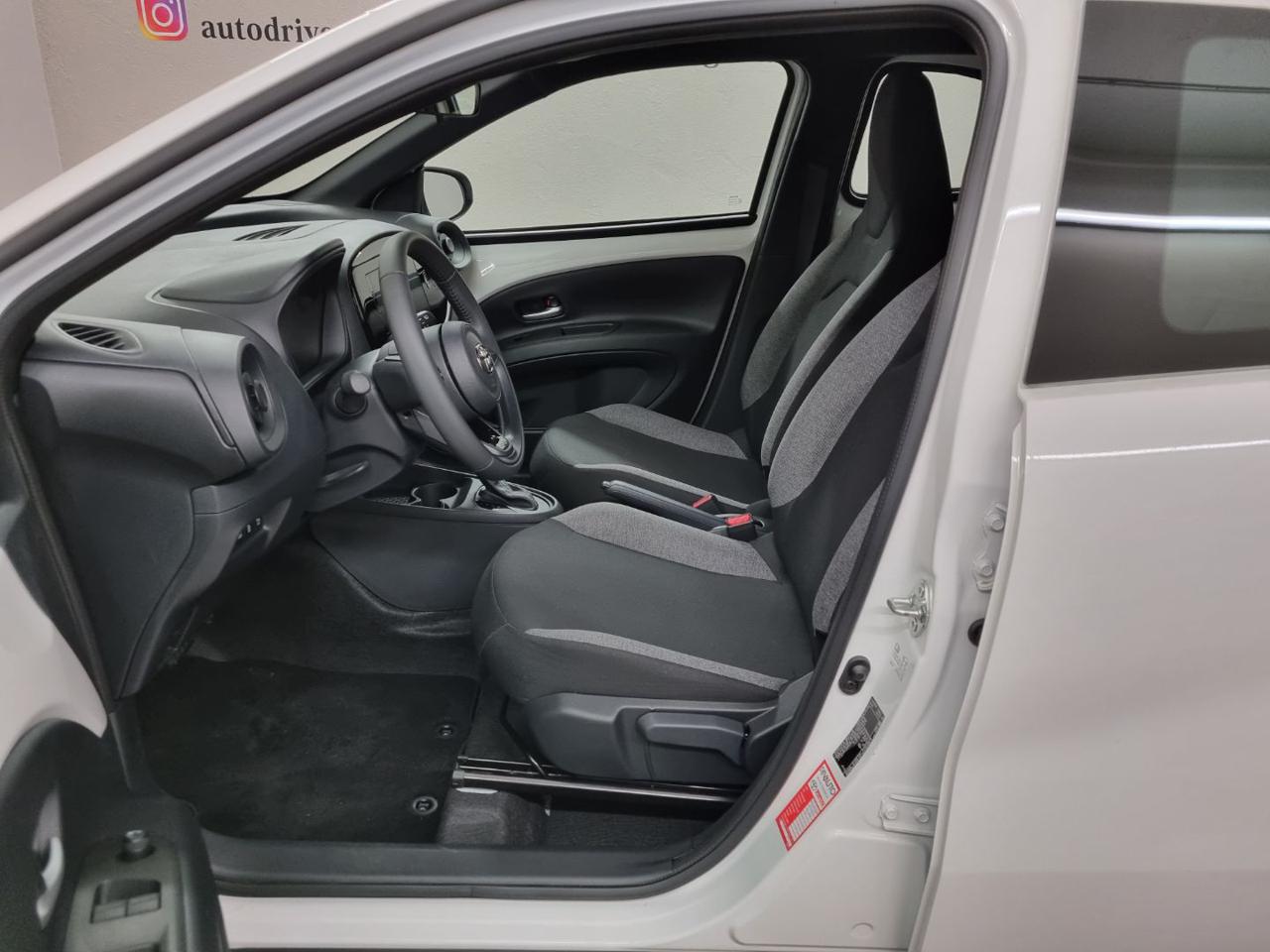 TOYOTA Aygo X 1.0 VVT-i 72 CV 5 porte Active S-CVT - 8