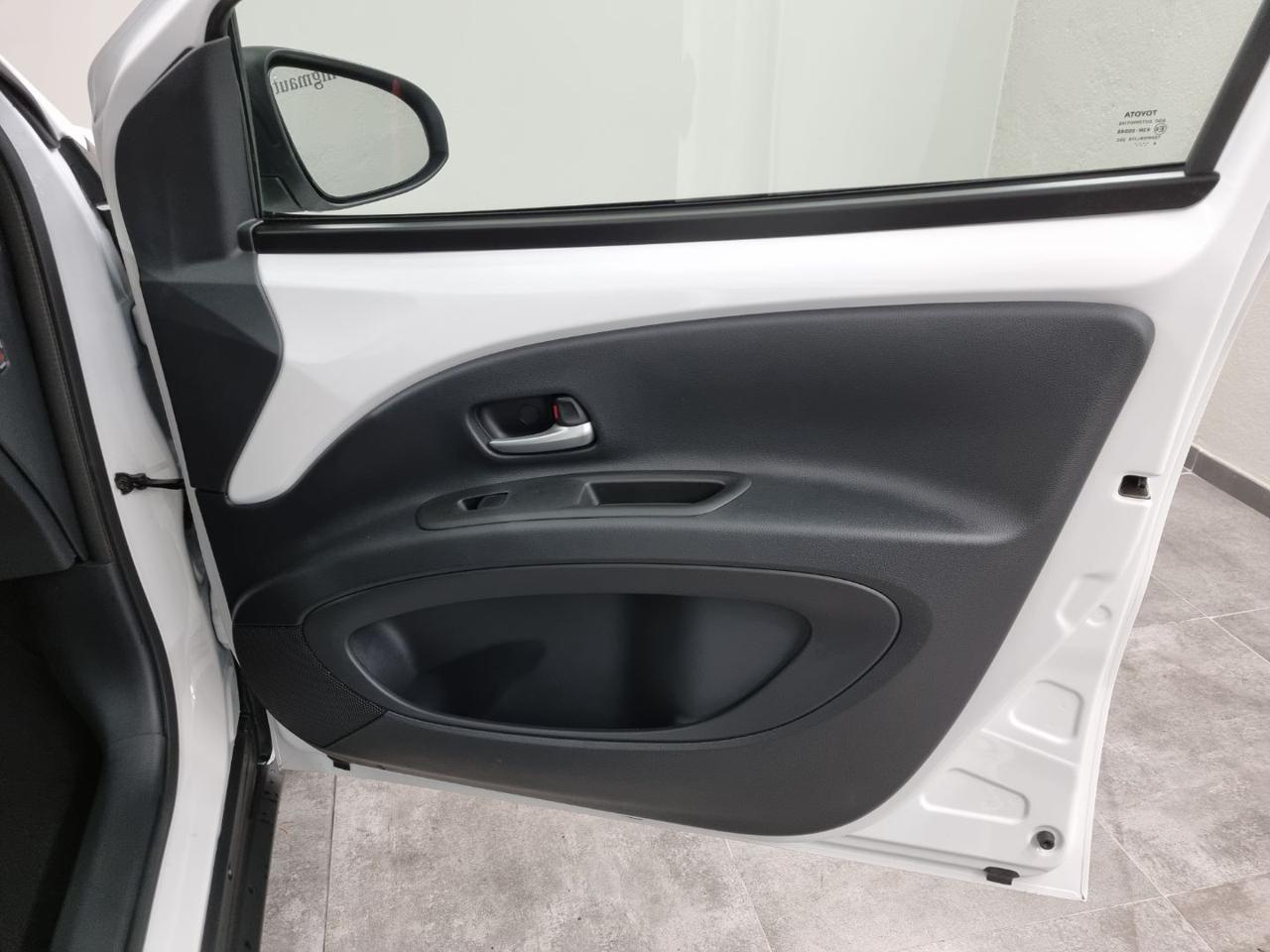 TOYOTA Aygo X 1.0 VVT-i 72 CV 5 porte Active S-CVT - 27