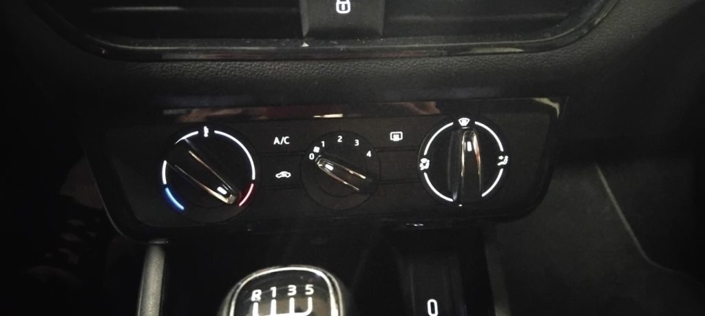 SKODA Kamiq 1.0 TSI Selection - 12