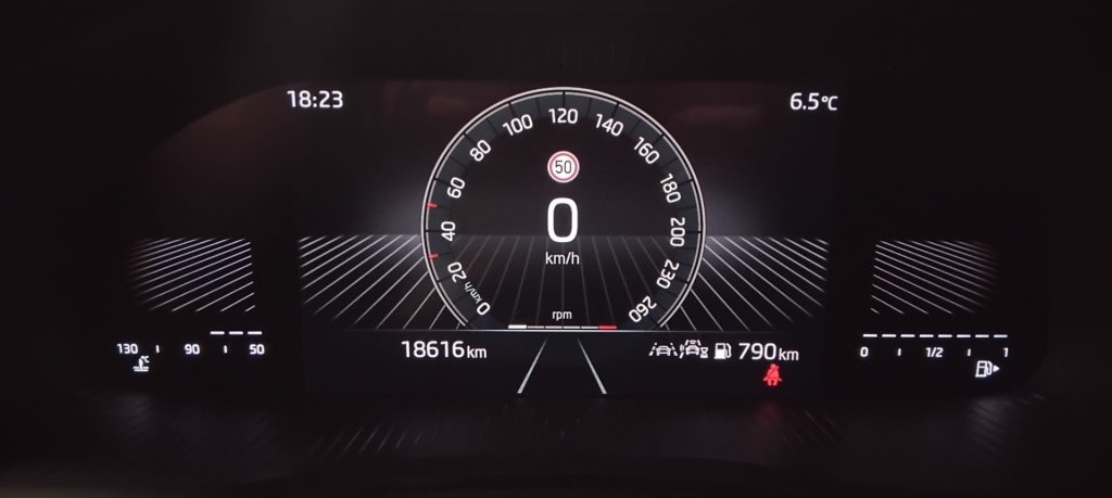 SKODA Kamiq 1.0 TSI Selection - 14