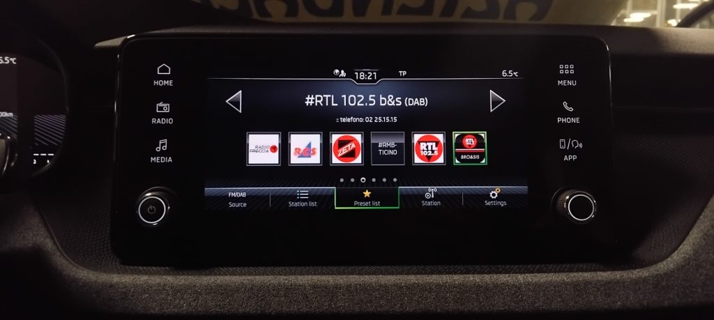 SKODA Kamiq 1.0 TSI Selection - 23