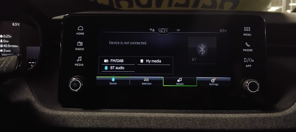 SKODA Kamiq 1.0 TSI Selection - 24