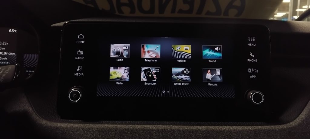 SKODA Kamiq 1.0 TSI Selection - 25