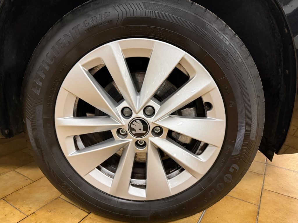 SKODA Kamiq 1.0 TSI Selection - 14