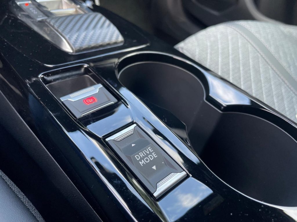 PEUGEOT 2008 PureTech 130 S&S EAT8 Allure - 16