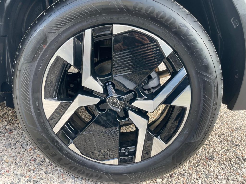 PEUGEOT 2008 PureTech 130 S&S EAT8 Allure - 32