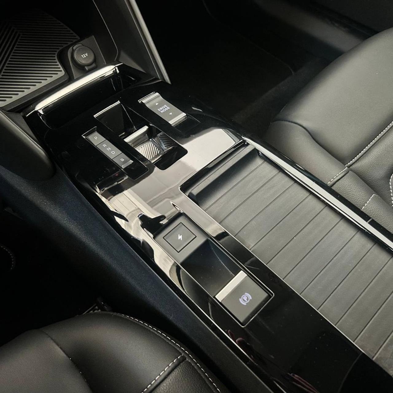 CITROEN C4 motore elettrico 136 CV Shine TETTO APRIBILE - 28