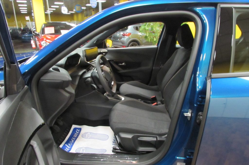 PEUGEOT 2008 1.2 PureTech 100 S&S Style KM.ZERO - 6