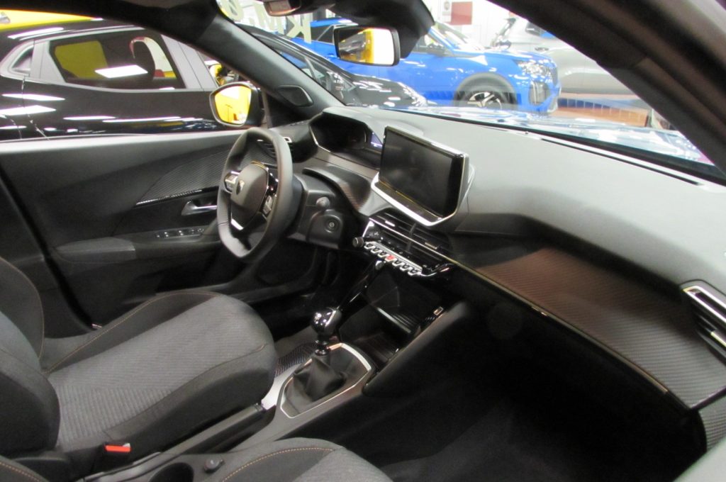 PEUGEOT 2008 1.2 PureTech 100 S&S Style KM.ZERO - 16