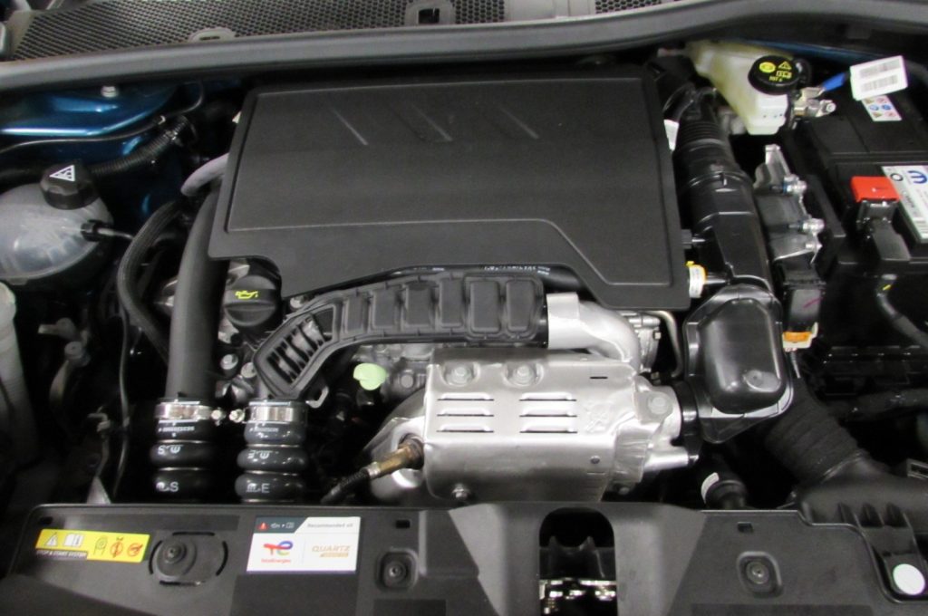 PEUGEOT 2008 1.2 PureTech 100 S&S Style KM.ZERO - 18