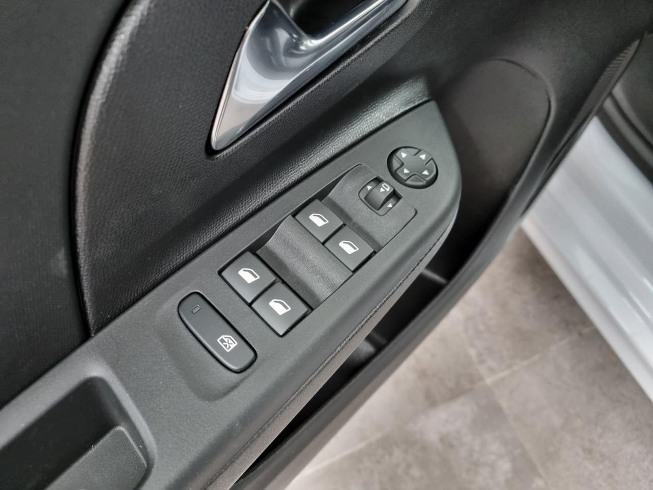 OPEL Corsa 1.2 100 CV YES - 25