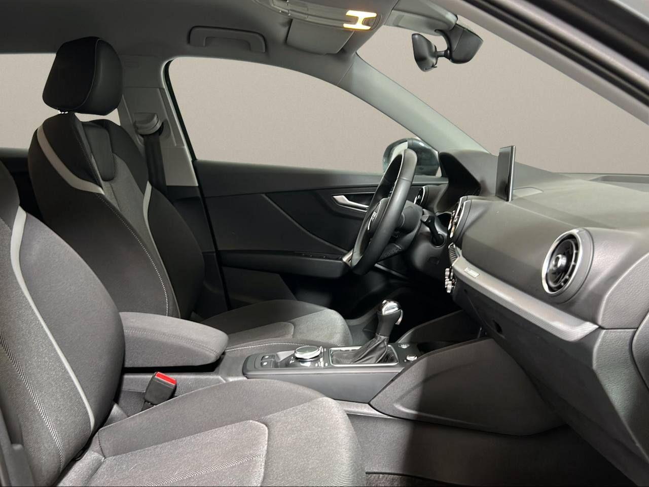 AUDI Q2 35 TFSI S tronic Amdired Advanced BLACK PACK - 12