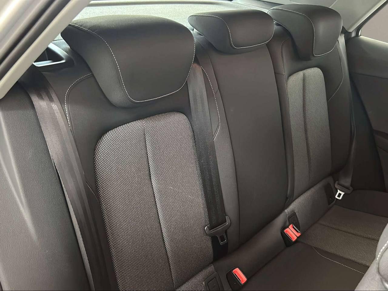 AUDI Q2 35 TFSI S tronic Amdired Advanced BLACK PACK - 13