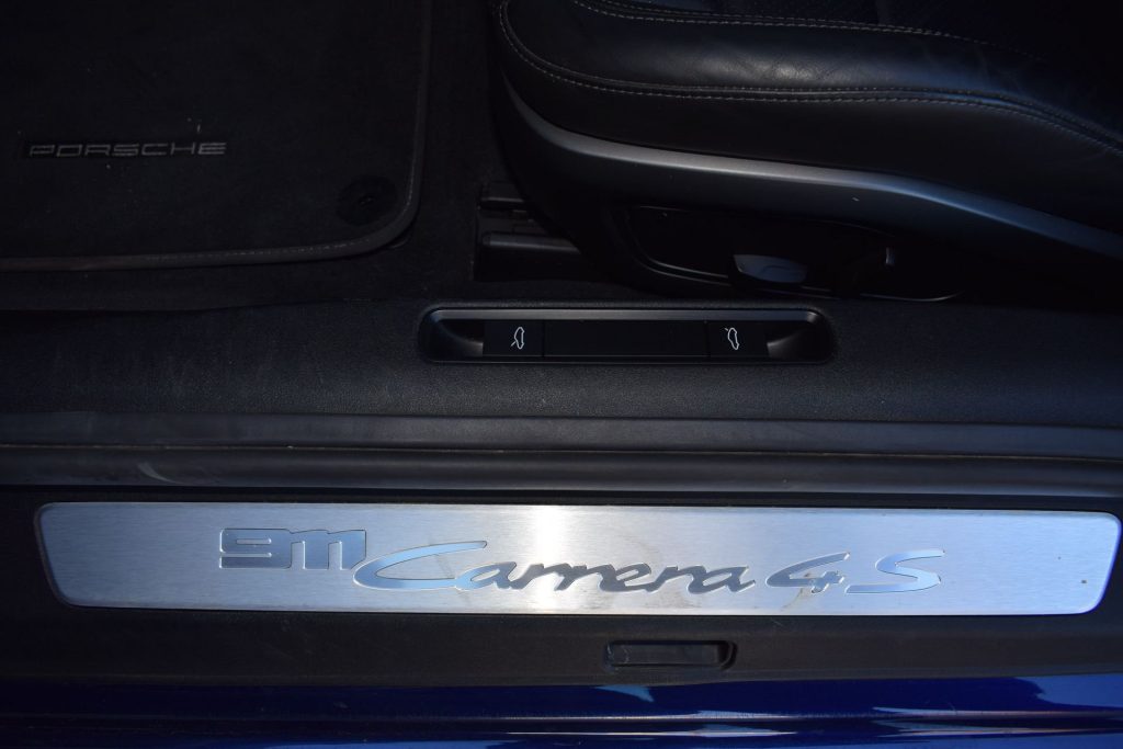 PORSCHE 911 992 Carrera 4S - 21