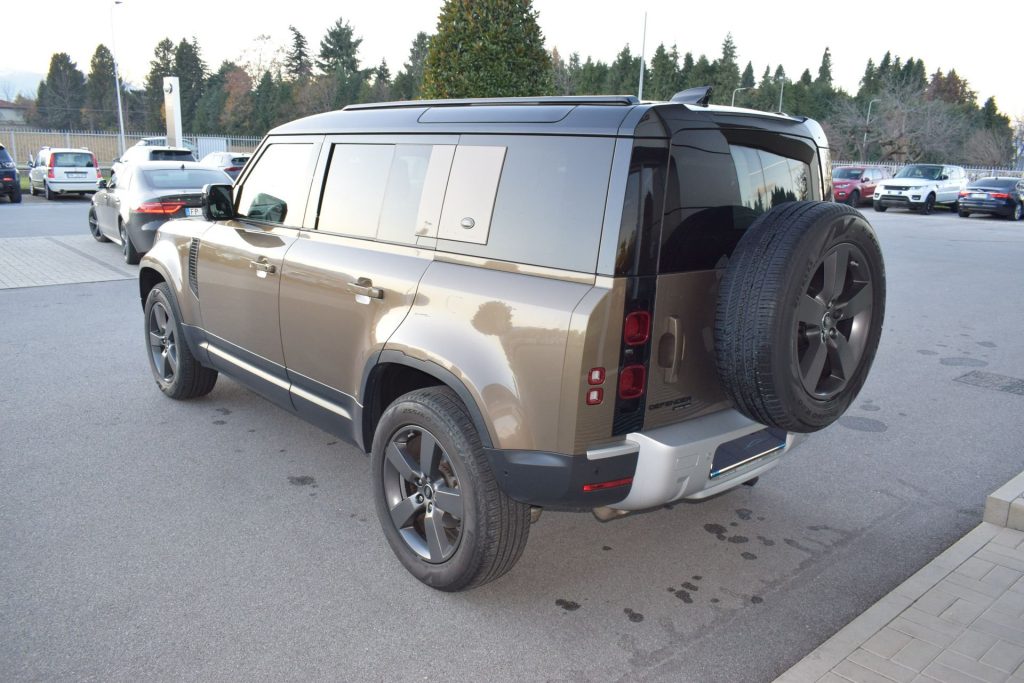 LAND ROVER Defender Defender 110 2.0 SD4 240CV AWD Auto HSE - 6